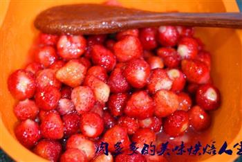 草莓果酱-自己DIY享受水果的味道的做法图解3