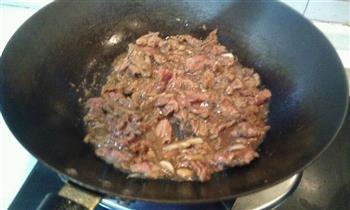 芹菜炒牛肉的做法步骤5