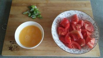 甜口 西红柿炒鸡蛋 番茄炒蛋的做法步骤1