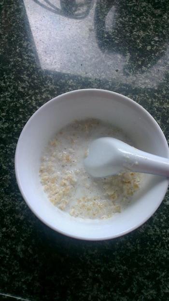 懒人早餐牛奶燕麦粥的做法图解4