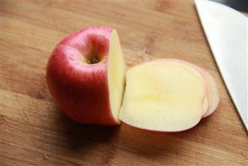 脆烤苹果片的做法步骤1