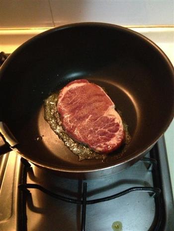 牛排牛排套餐在家也能吃上牛排大餐的做法步骤2