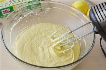 柠檬蛋白杯子蛋糕的做法步骤3