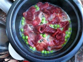 简易版电饭煲豌豆牛肉焖饭的做法步骤3
