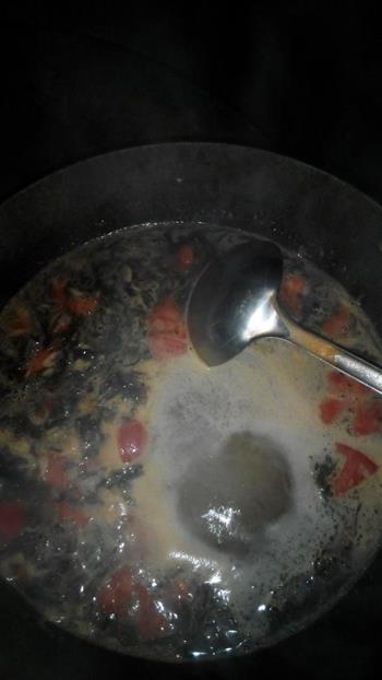 番茄紫菜蛋花汤的做法步骤3
