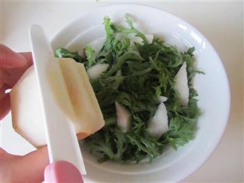 火腿茼蒿水果酸奶沙拉的做法步骤3