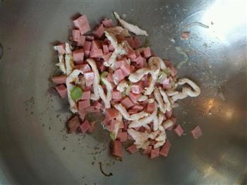 好吃清淡的皮蛋瘦肉粥的做法图解2