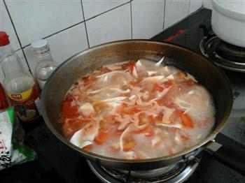 西红柿鸡蛋汤面片的做法步骤3