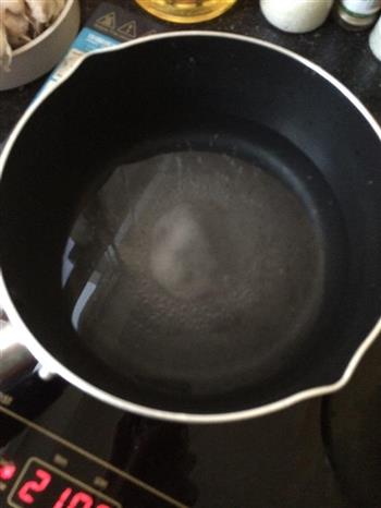 水煮荷包蛋的做法步骤1
