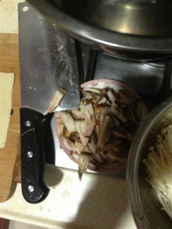 油煎豆皮卷金针菇烧肉的做法图解1