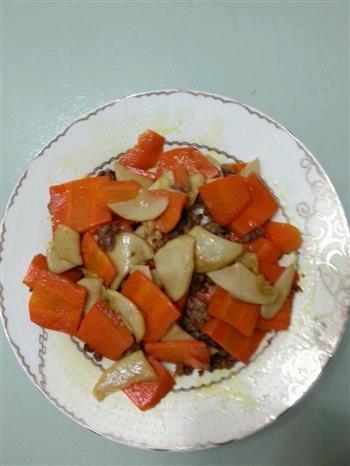 杏鲍菇胡萝卜炒肉丁的做法步骤1