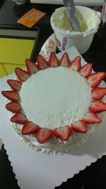 草莓奶油蛋糕的做法步骤5