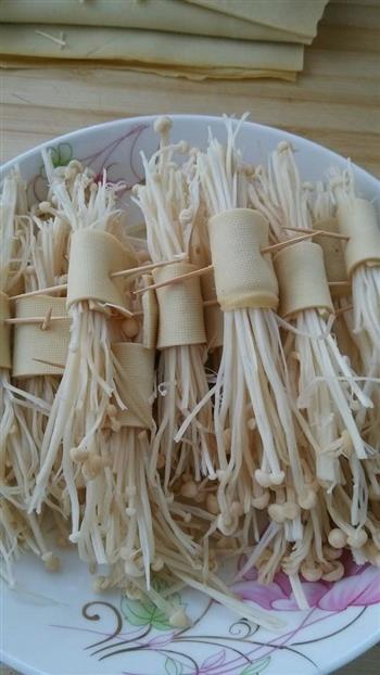 豆腐皮金针菇卷