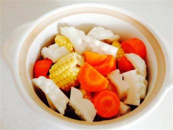 玉米胡萝卜苦瓜排骨汤的做法步骤2