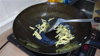 福寿鱼金针菇汤的做法步骤3