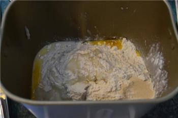 海苔肉松面包卷的做法步骤2