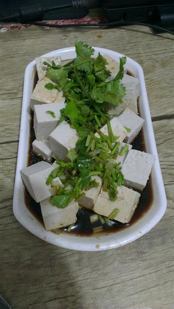 凉拌香菜豆腐的做法步骤1