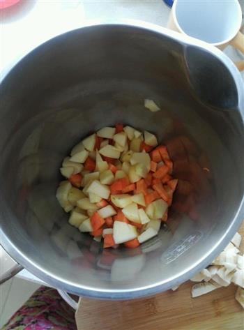 婴儿辅食-豆浆机胡萝卜苹果泥的做法步骤1