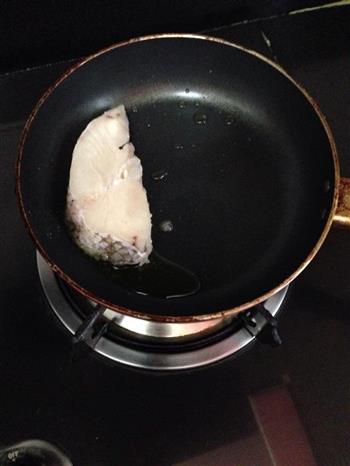 新手也能做的香煎银鳕鱼的做法步骤4