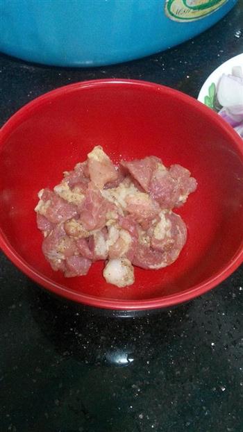 洋葱炒肉的做法步骤1