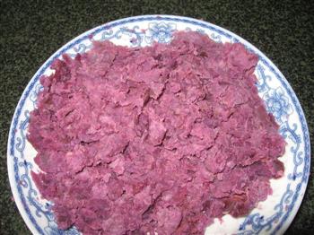 快速营养的-紫薯肉包子的做法图解1
