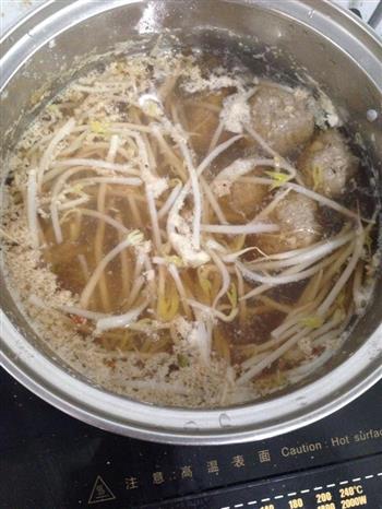 豆芽牛肉丸子汤的做法步骤5