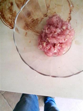 香菇猪肉丸子的做法步骤1