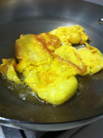 韭黄炒蛋的做法步骤3