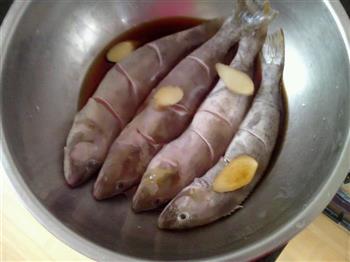 红烧黄鱼的做法步骤1