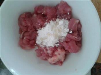 灵芝粉炖猪肉汤的做法图解2
