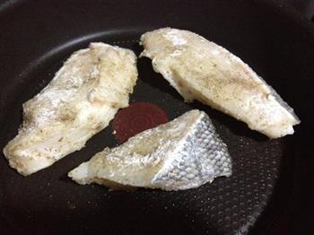 香煎银鳕鱼的做法步骤3