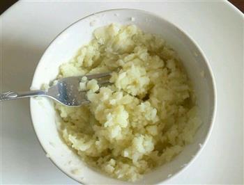 荠菜土豆泥的做法步骤3