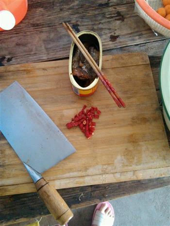 豆豉鲮鱼茄子煲的做法图解2