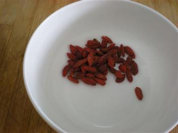 美容补血-红枣枸杞银耳汤的做法图解3