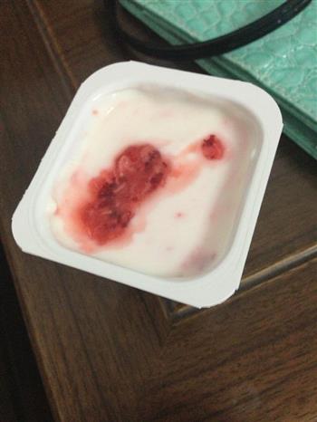 草莓果粒酸奶的做法图解3