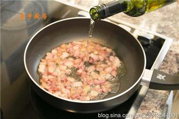 意大利菜的经典-熏肉蛋汁通心粉的做法步骤4