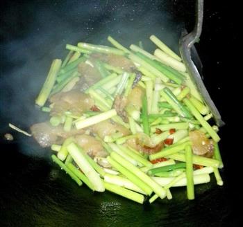蒜苔炒肉及分享炒出香香嫩嫩的瘦肉的方法的做法步骤2