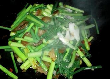 蒜苔炒肉及分享炒出香香嫩嫩的瘦肉的方法的做法步骤3