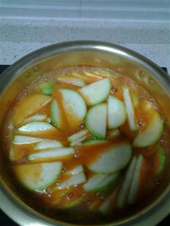 韩式午餐肉大酱汤的做法步骤2