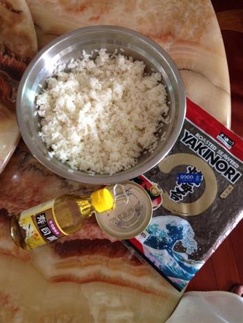 轻食更健康系列-吞拿鱼日式饭团&紫菜包饭的做法步骤1