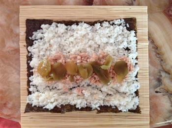 轻食更健康系列-吞拿鱼日式饭团&紫菜包饭的做法步骤3