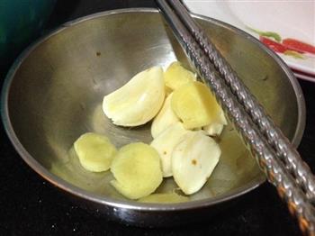 胡萝卜土豆烧肉的做法步骤2