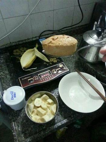 自制面包糠炸香蕉的做法图解2