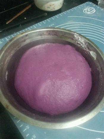 紫色的诱惑--紫薯花卷的做法步骤3