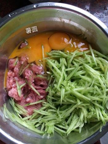 小黄瓜猪肉蒸蛋的做法步骤3