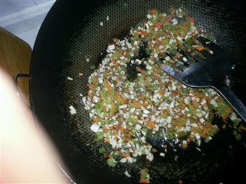 腊肉莴苣包子的做法步骤3