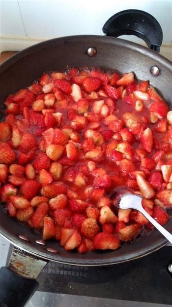 酸甜草莓酱的做法步骤2