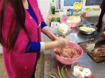 大白菜猪肉水饺的做法步骤3