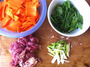 胡萝卜炒肉的做法步骤2
