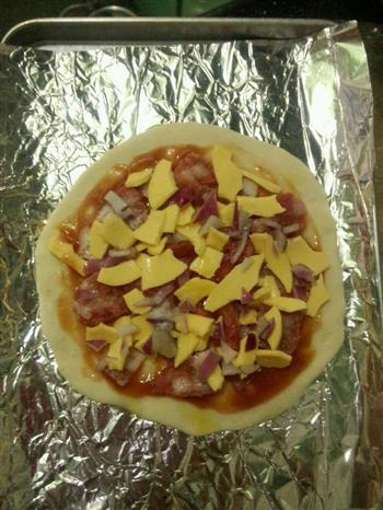 培根香肠披萨的做法步骤8